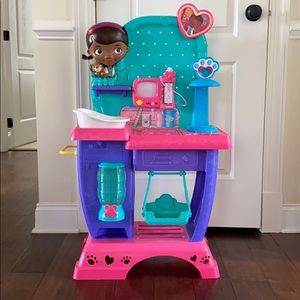 Disney Doc McStuffins Pet Vet Checkup Center
